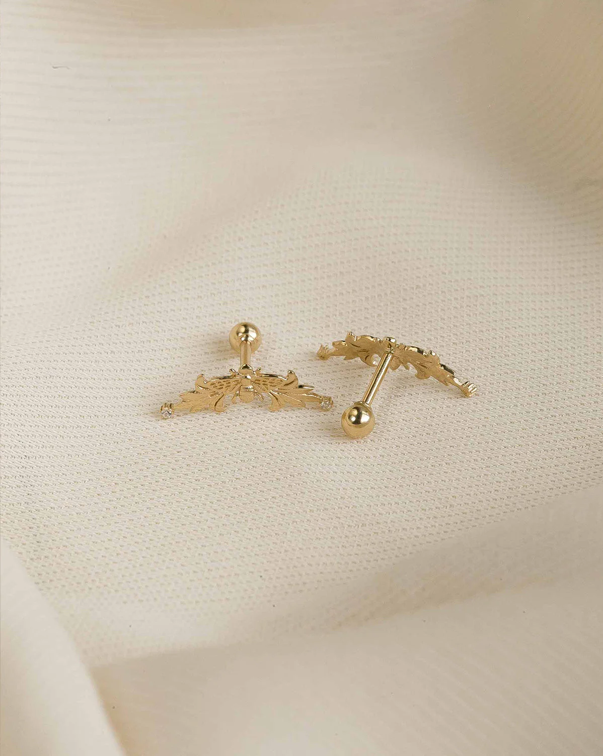 14K Solid Gold Bee Curve Single Stud - Image 4