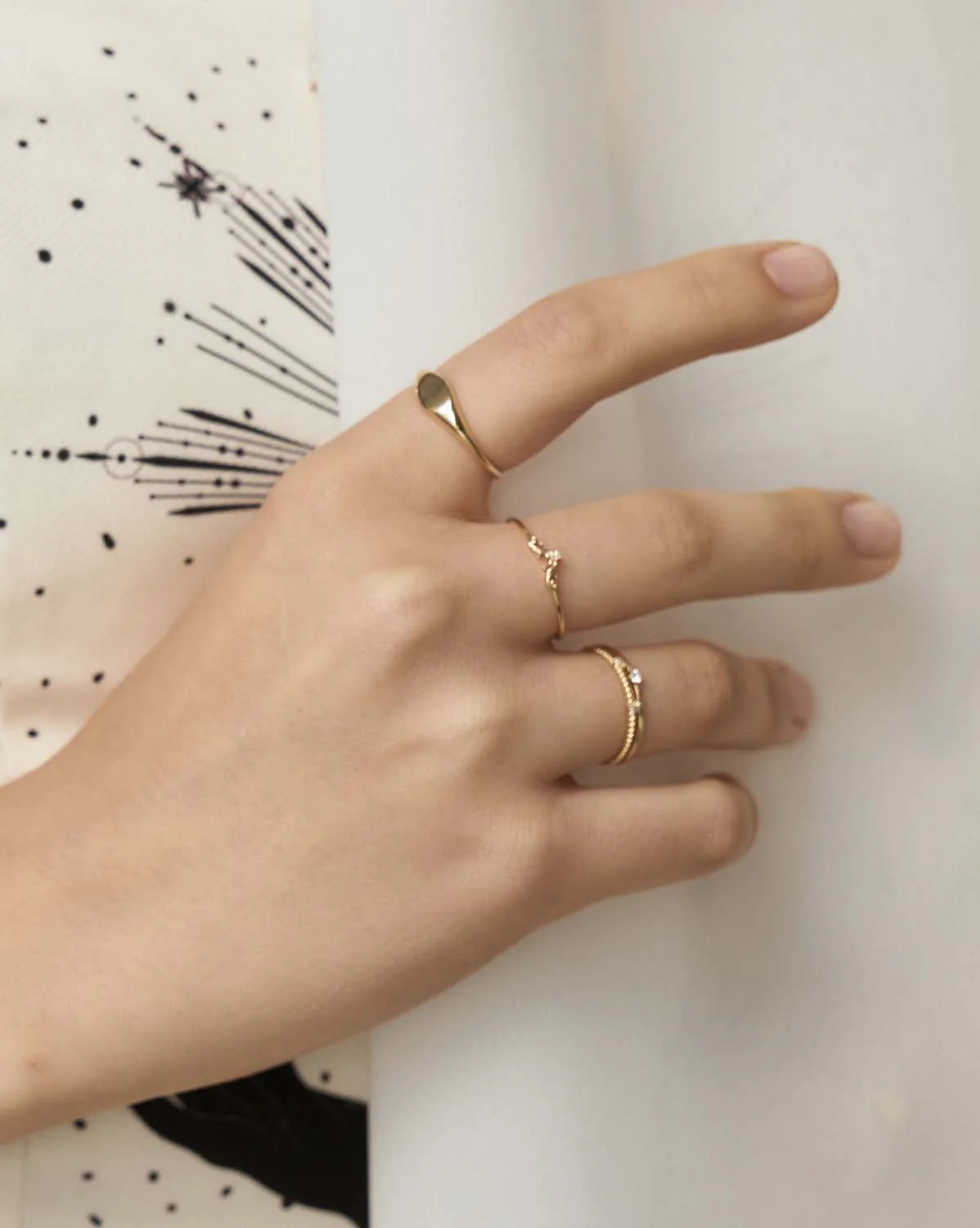 Alice Solid Gold Wishbone Ring - Image 5