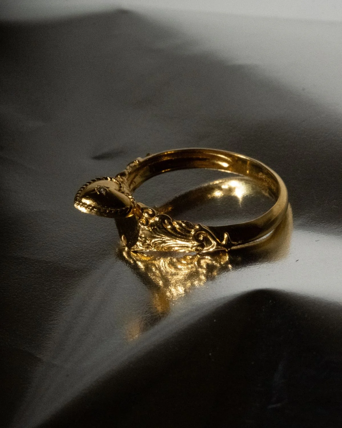 Amaris Vintage Locket Ring - Image 4