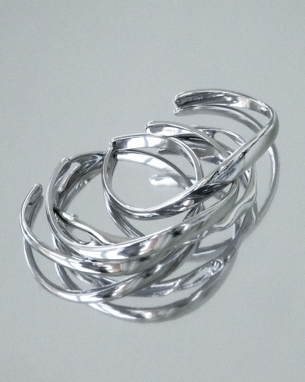 Aria Fluid Cuff - Image 4