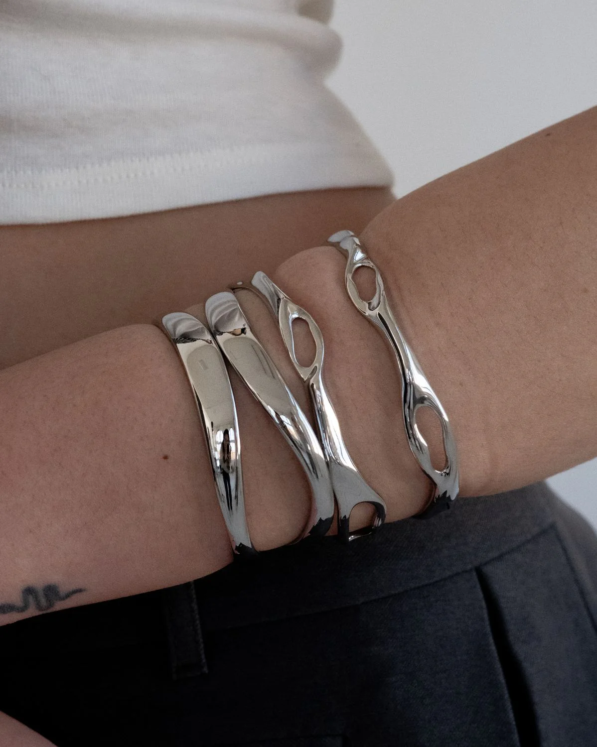 Aria Fluid Cuff - Image 6