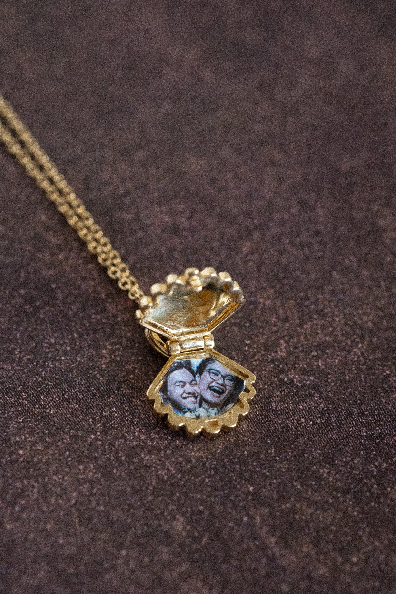 Ariel Shell Engravable Locket Necklace - Image 4