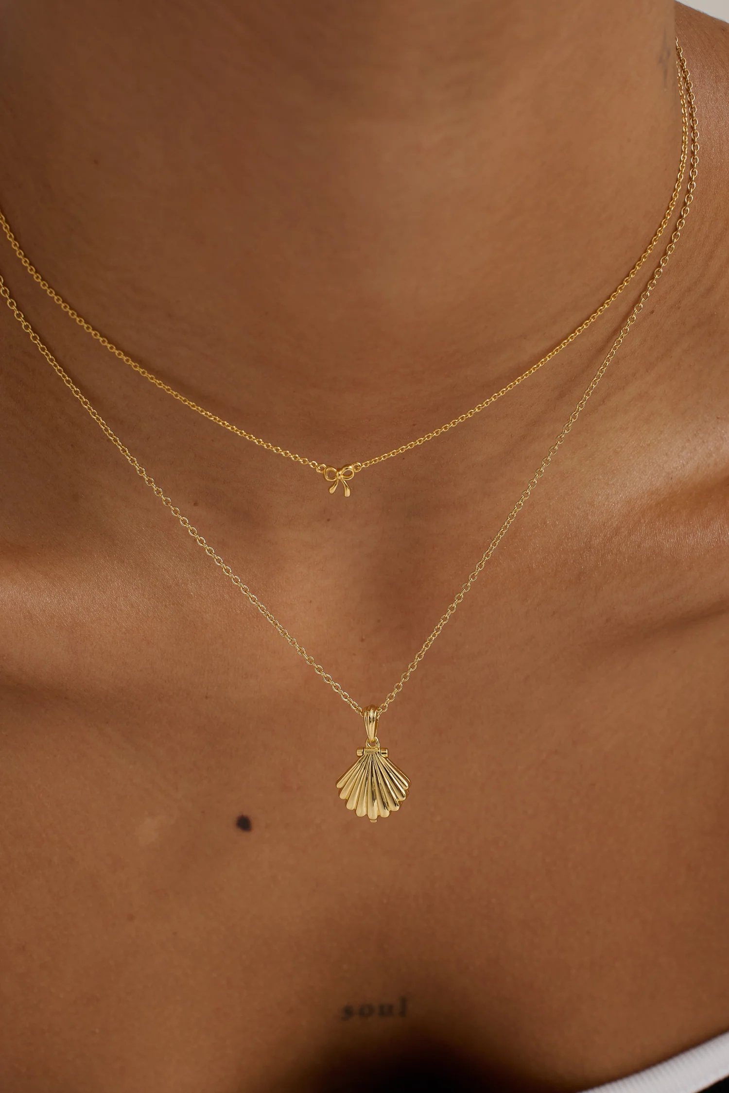 Ariel Shell Engravable Locket Necklace - Image 5
