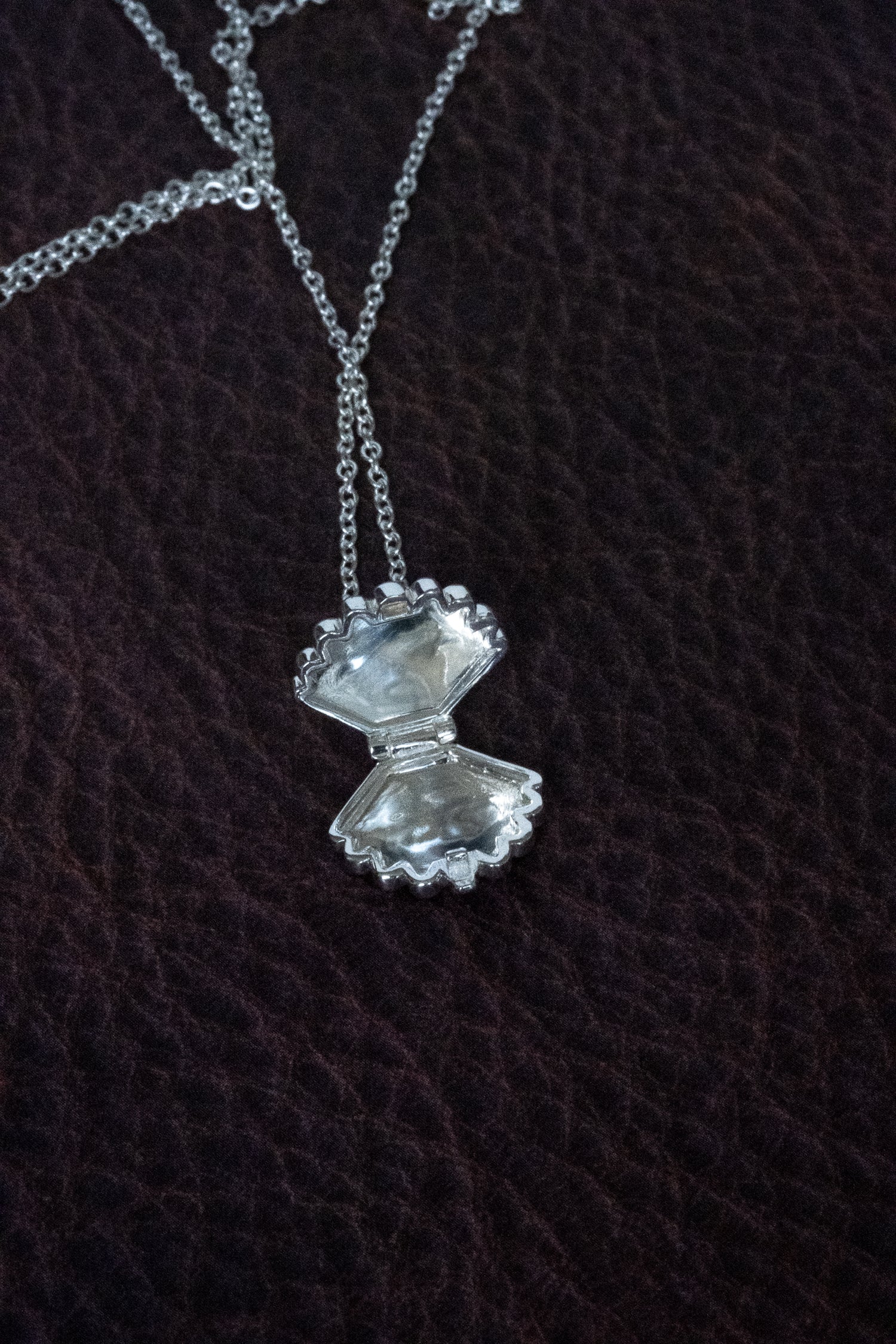 Ariel Shell Engravable Locket Necklace - Sterling Silver - Image 8