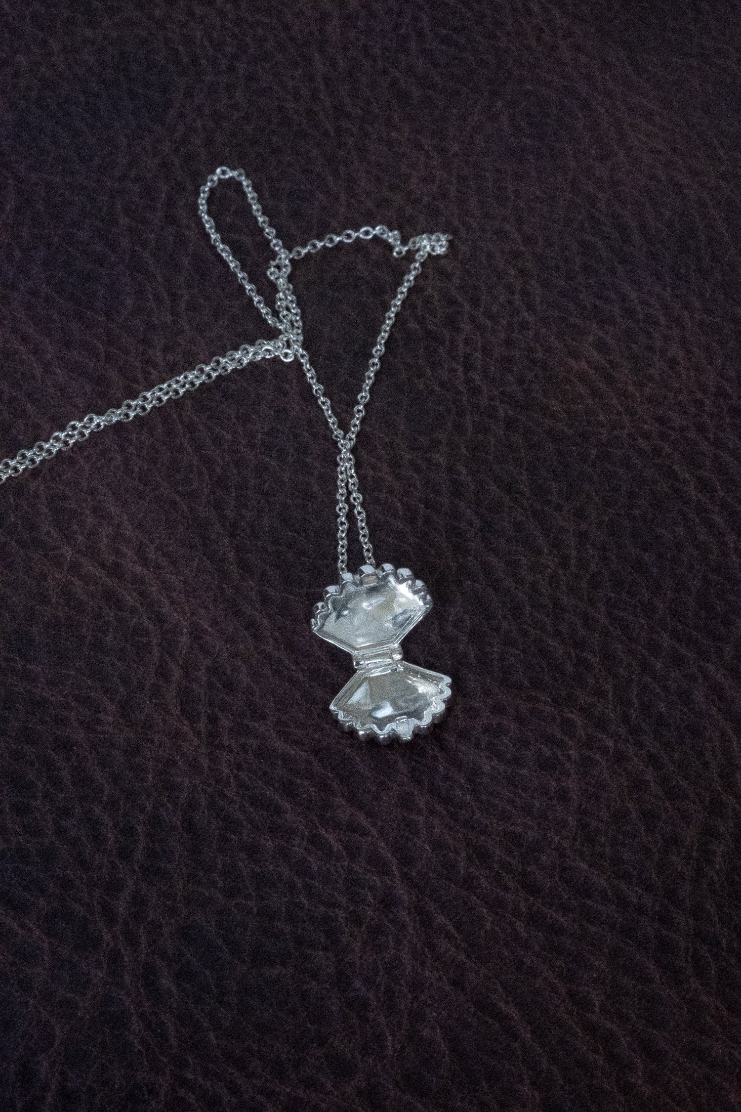 Ariel Shell Engravable Locket Necklace - Sterling Silver - Image 9