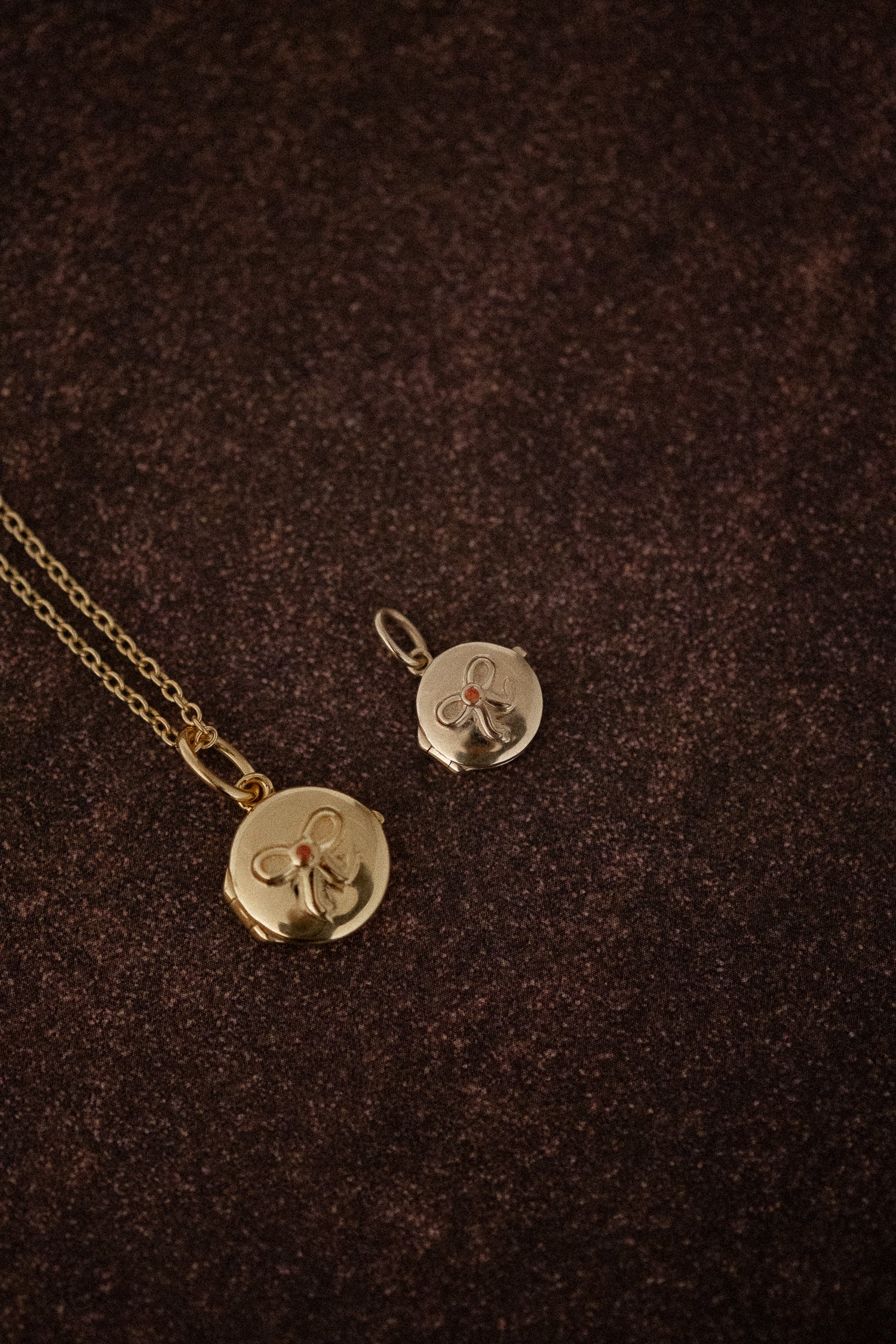 Carla Bow Engravable Locket Pendant - 9k Solid Gold - Image 3