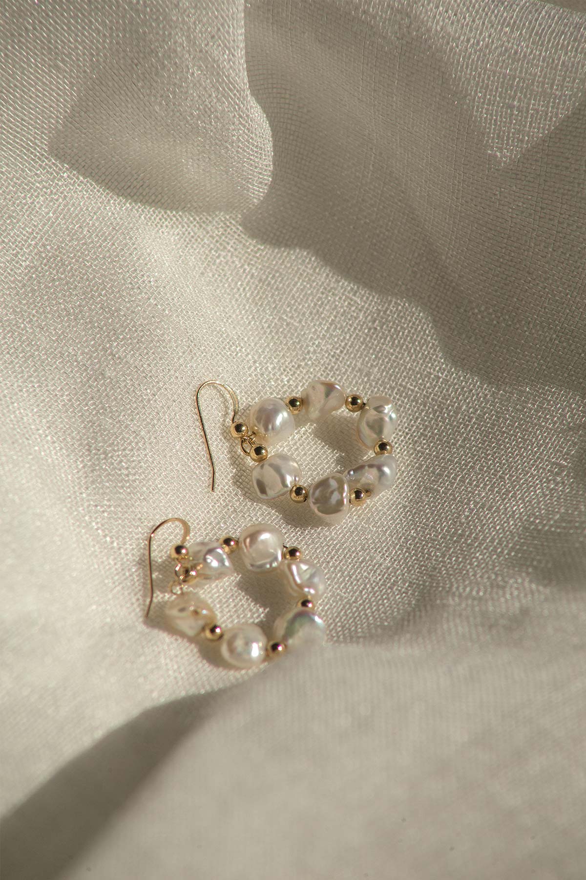 Daisy Pearl Earrings - Image 3