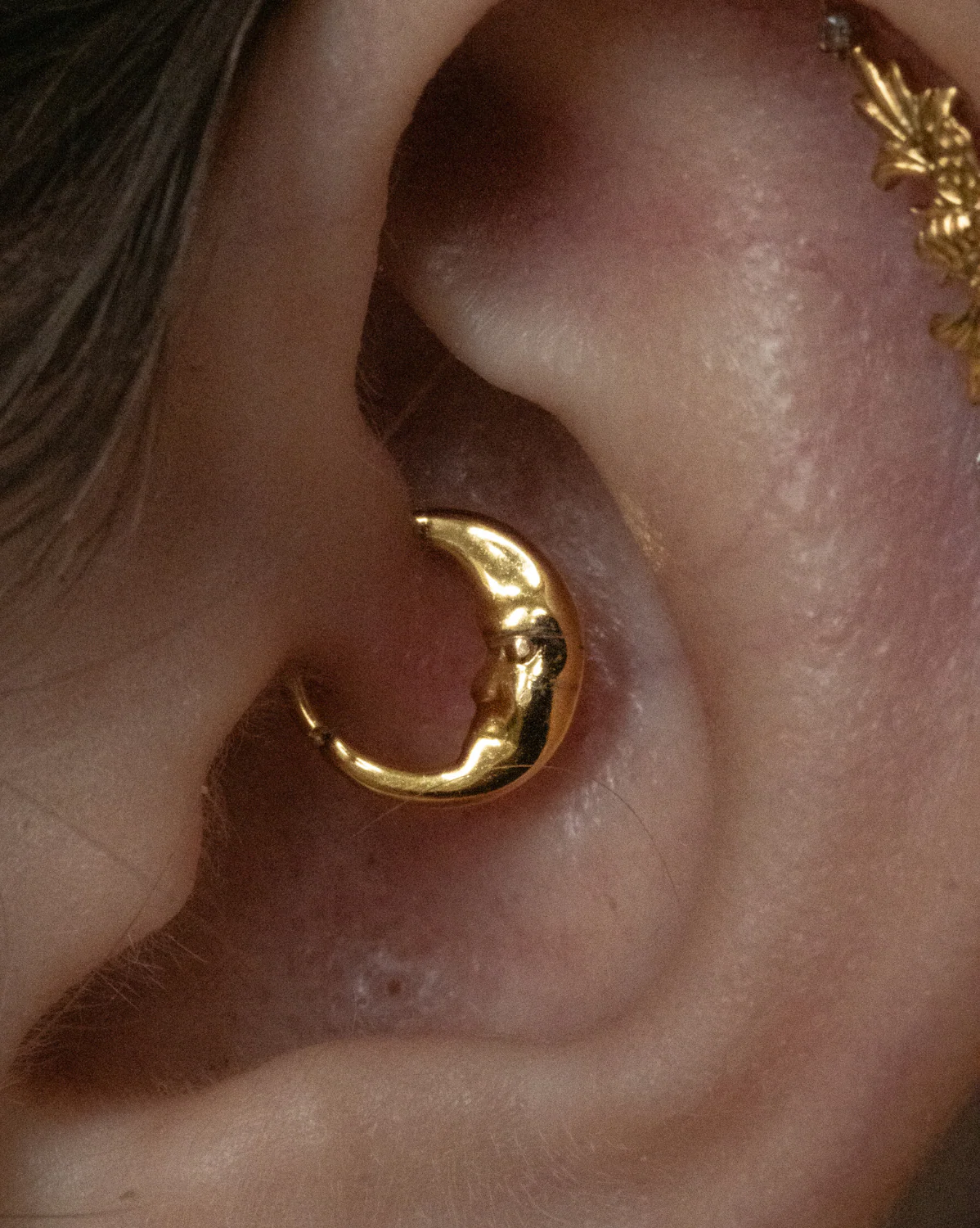 14K Solid Gold La Luna Clicker Hoop - Image 5