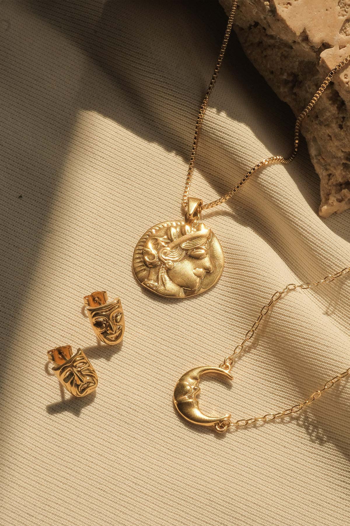 La Luna Pendant Necklace - Image 8
