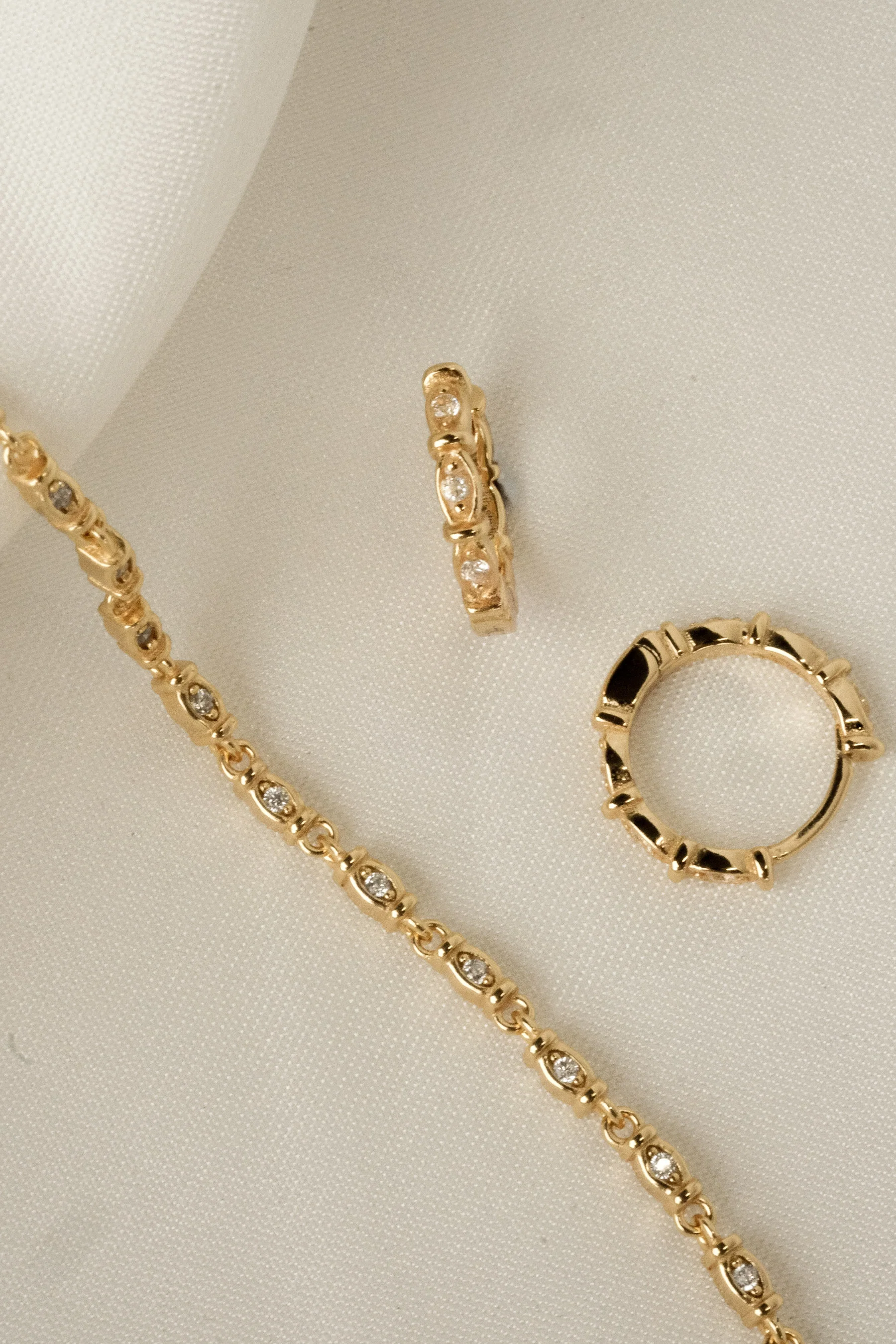 Madame Blanche Choker - Image 13