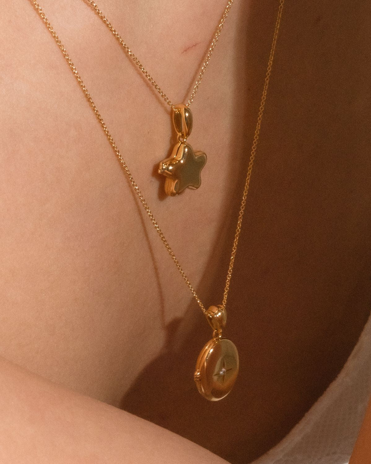 Maeve Oval Engravable Locket Necklace - Image 7