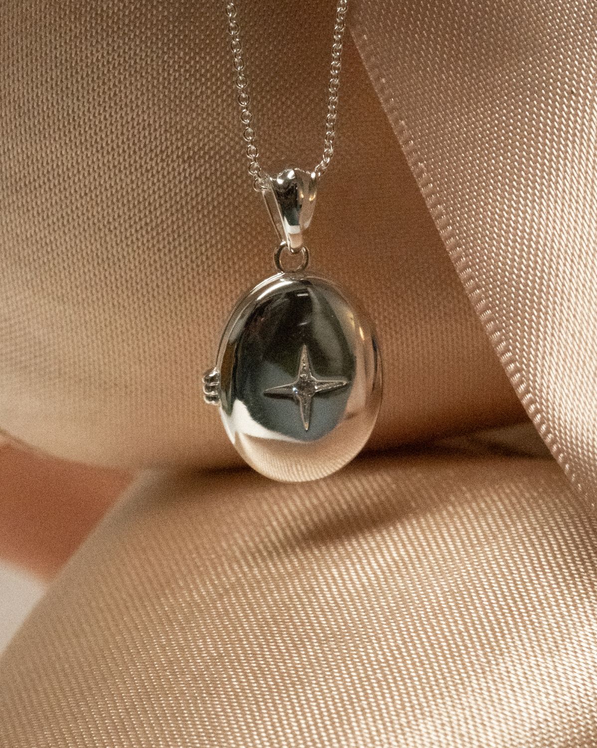 Maeve Oval Engravable Locket Necklace - Sterling Silver - Image 2