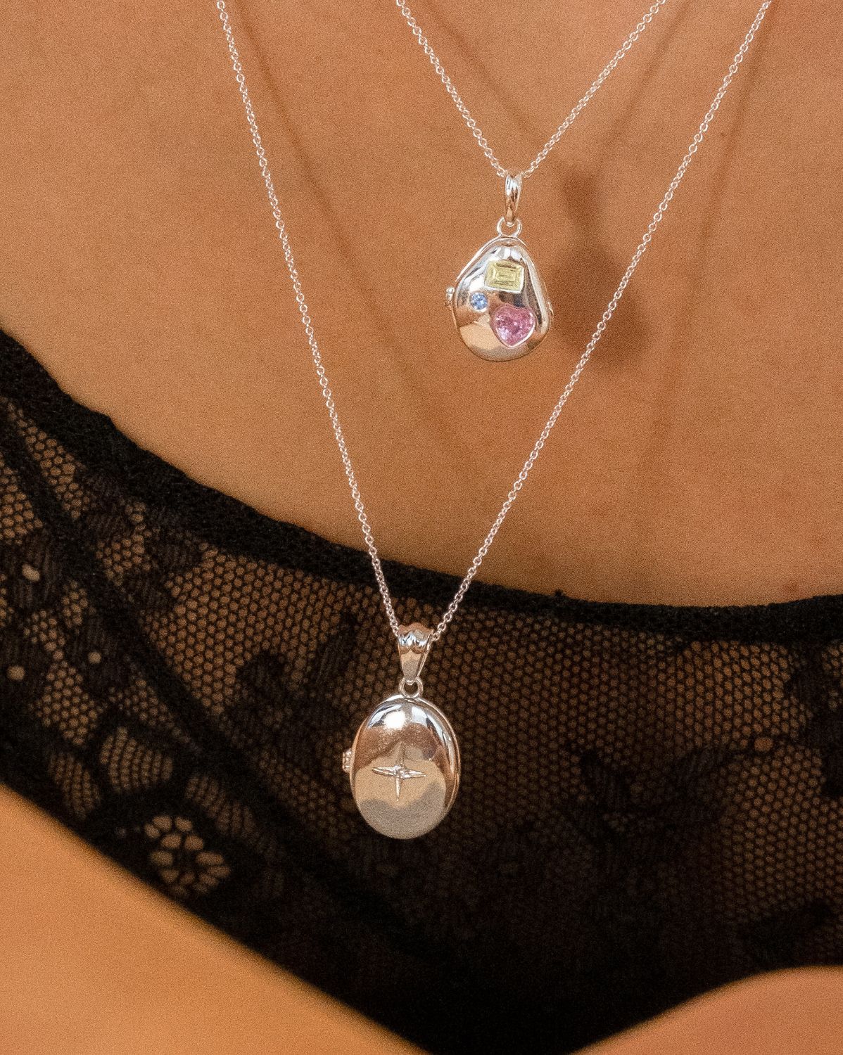 Maeve Oval Engravable Locket Necklace - Sterling Silver - Image 3