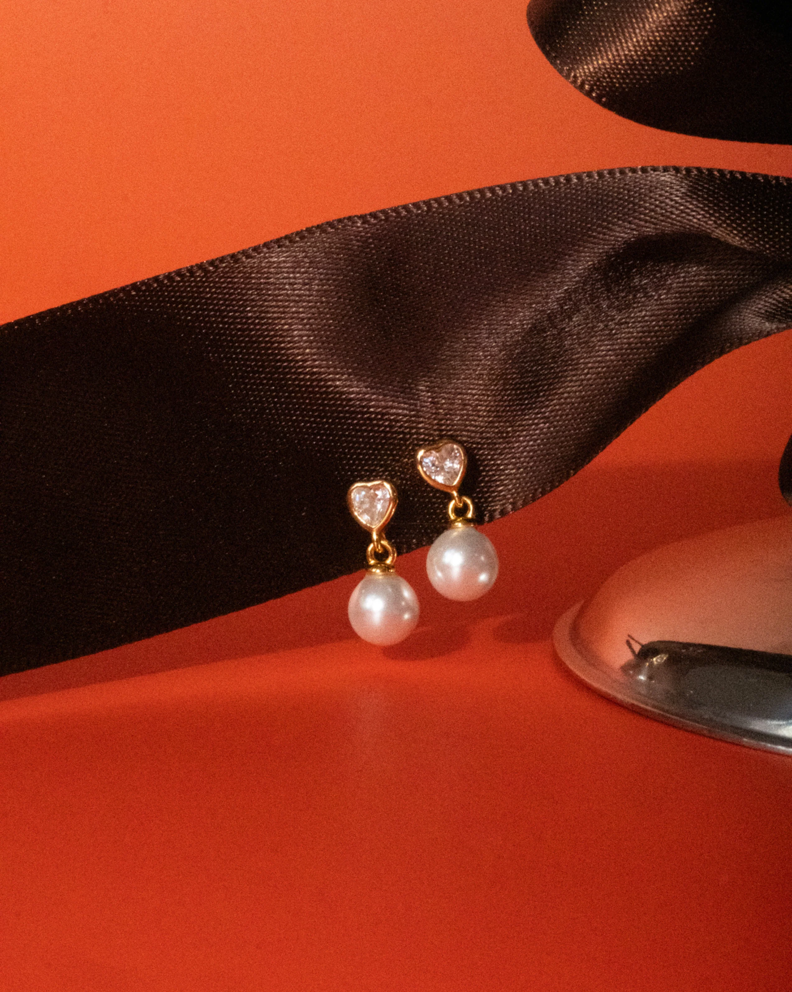 Motunui Heart Pearl Drop Studs - 9K Solid Gold - Image 3