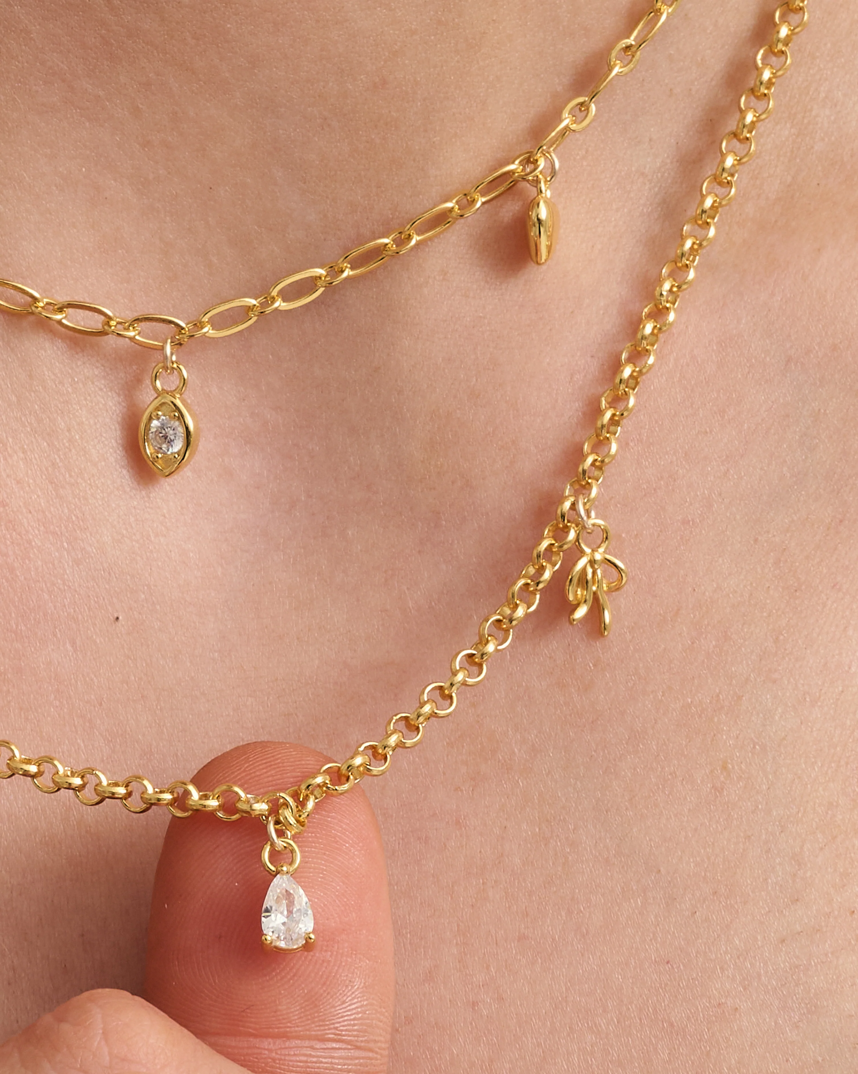 Ribbon Bow Solid Gold Pendant - Image 8