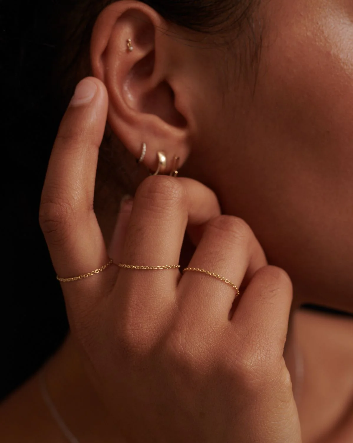 Solid Gold Minimal Chain Ring - Image 2