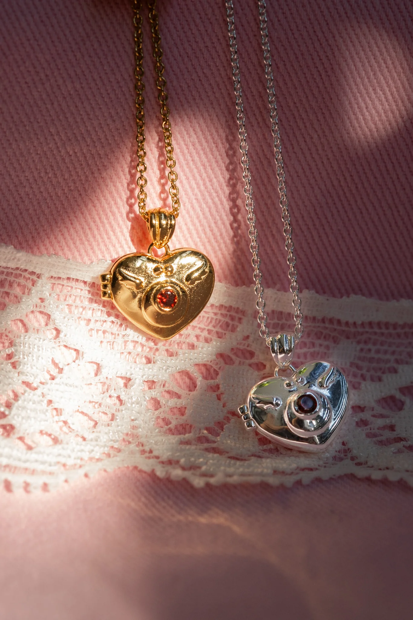 Solid Gold Sailor Moon Brooch Locket - Image 7