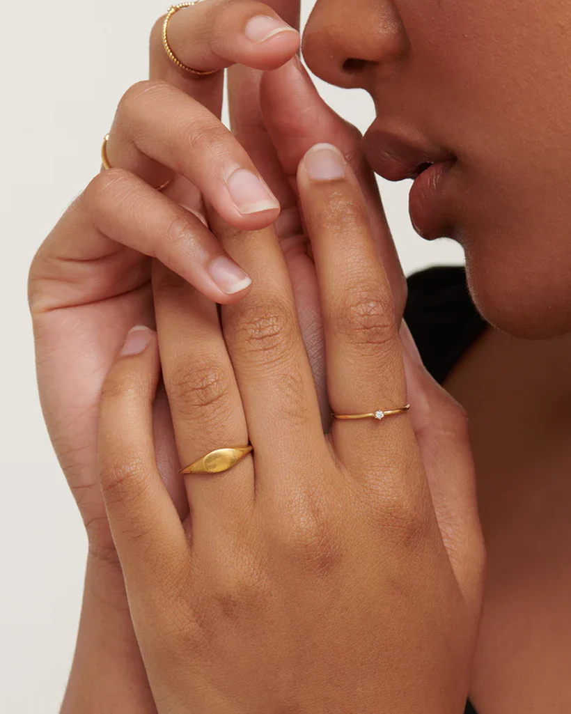 Sora Solid Gold Signet Ring - Image 4