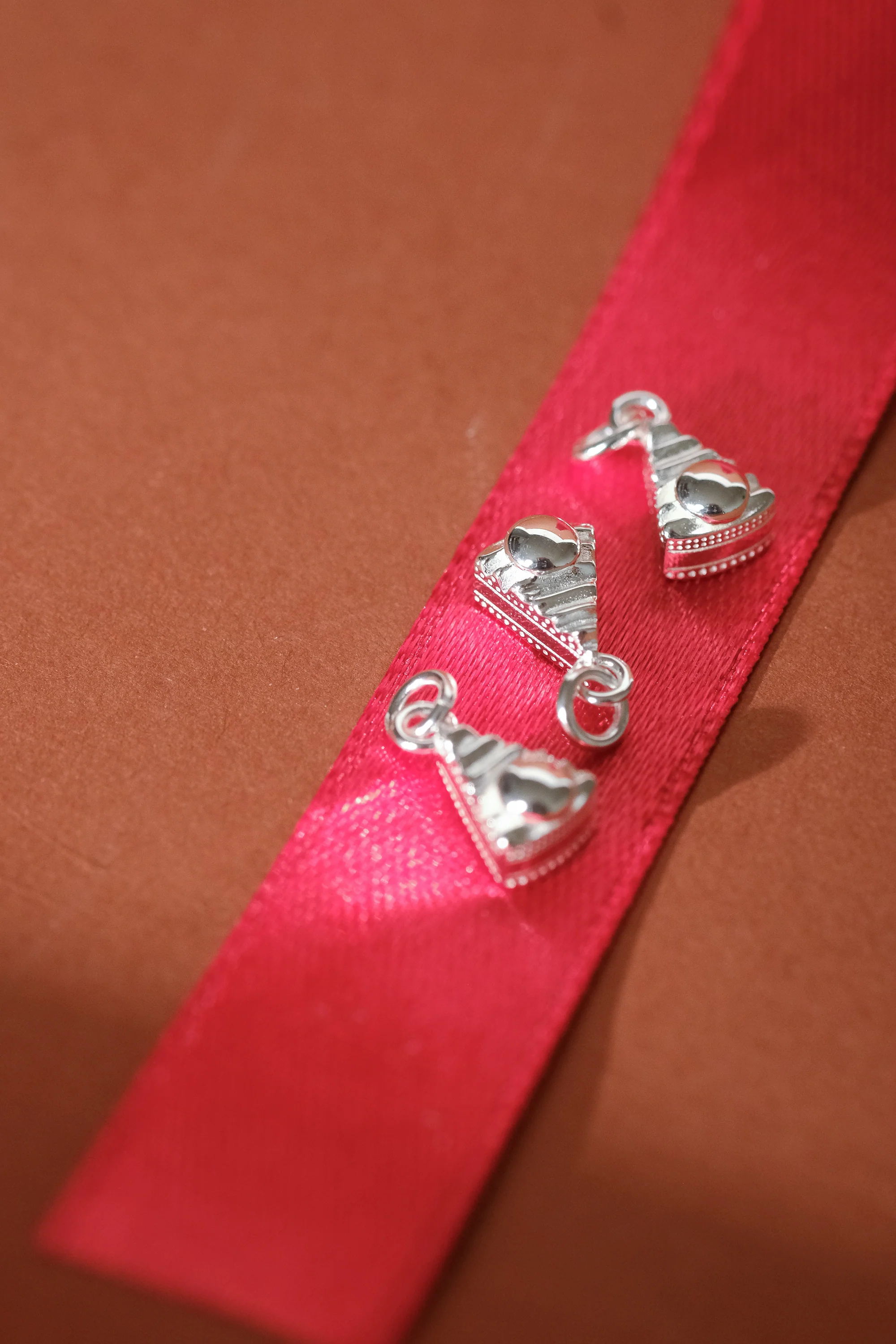 Tarts Anon Charm - Sterling Silver - Image 4