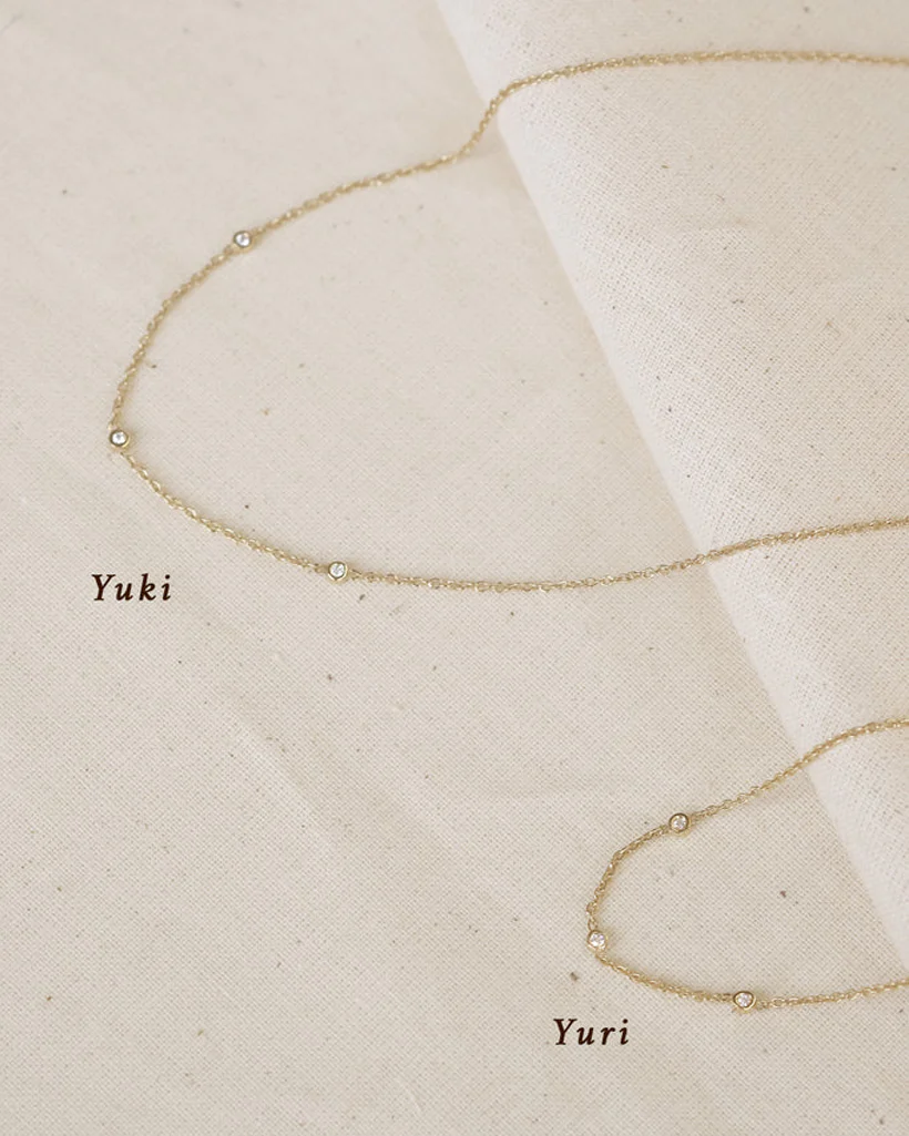 Yuki Solid Gold Trio Diamond Necklace - Image 5